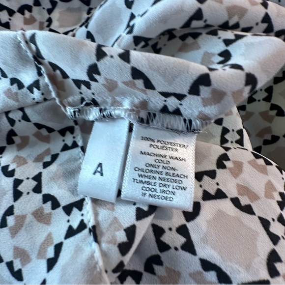 LOFT Cream and Black Printed V-Neck Peplum Tank - Picture 5 of 5